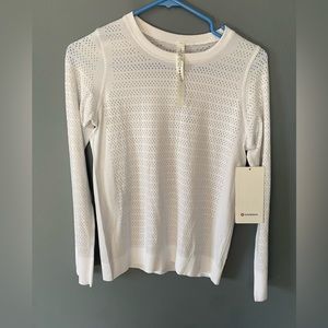 Lululemon shirt size 4